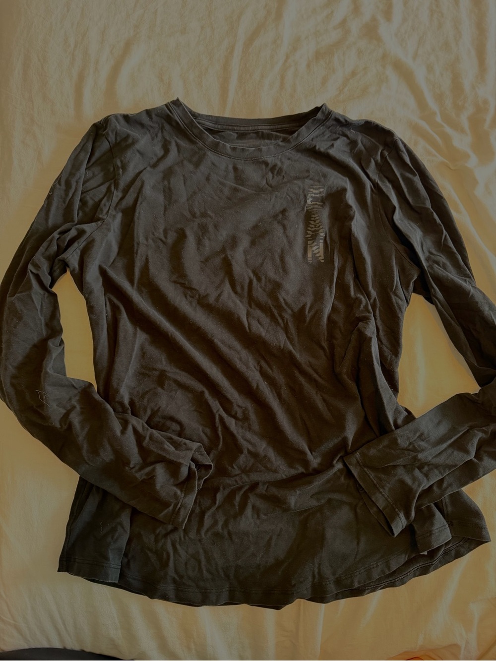 Lululemon black team Canada Long Sleeve Sz 8